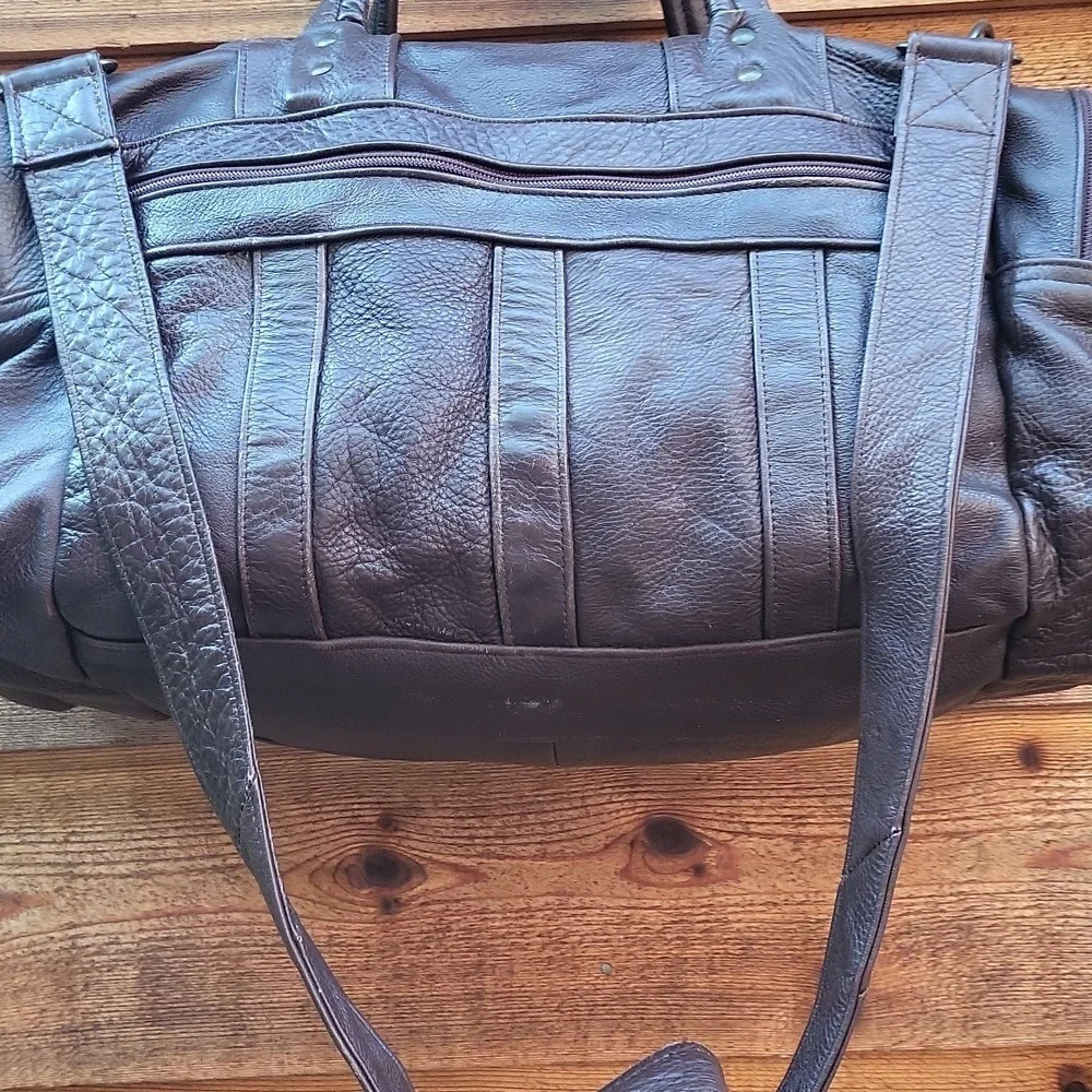 Vintage Gold Duck Leather Collection Duffel Bag EUC Fathers Day Great gift